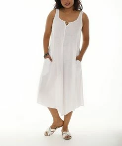 Best Sale π Shoreline White Sleeveless Circle-Accent Capri-Cut Jumpsuit - π© Women & Plus π